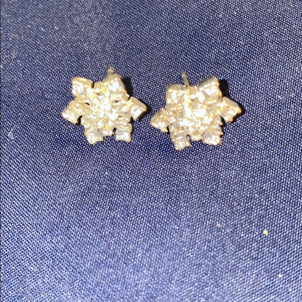 Snowflake earrings - Picture 2 of 3